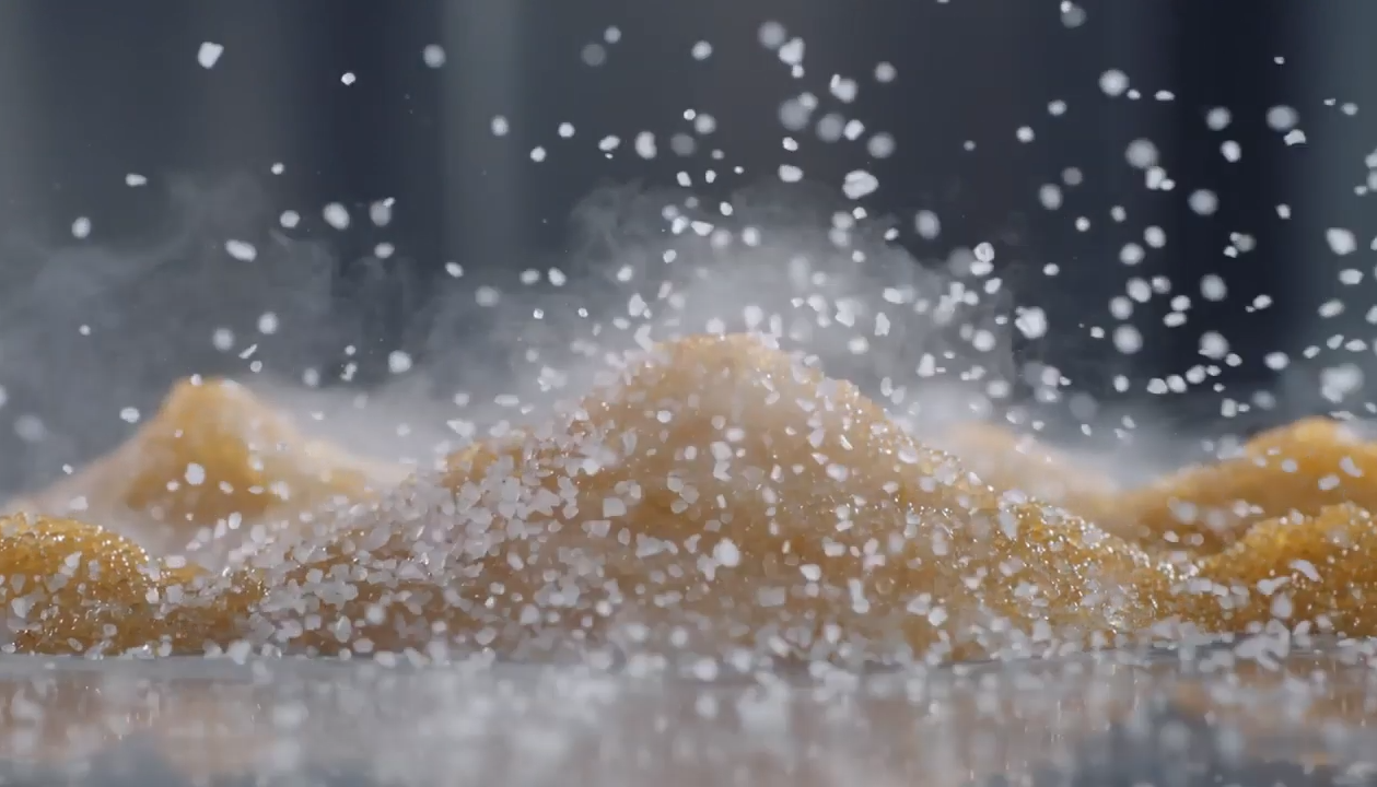 Аппетитная икра трески в ролике для ТМ "Водный мир"