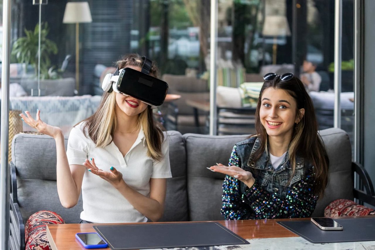 Віртуальна та доповнена реальність (VR/AR) в індустрії гостинності
