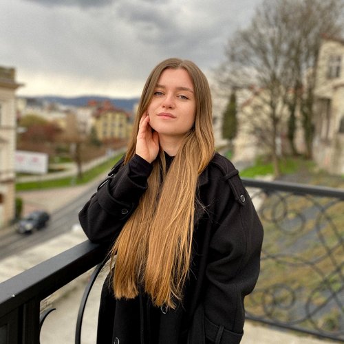 Яна Білоус