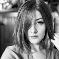 Юля Литвинова