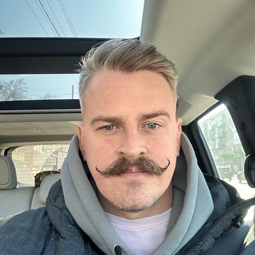 Дмитро Дубовик