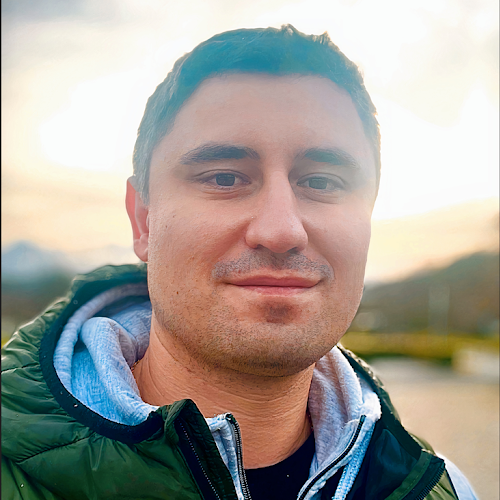 Alex Ushakov