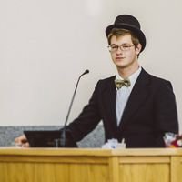 Максим Славов